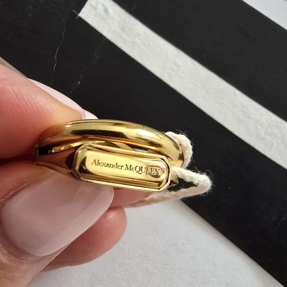 Alexander McQueen Skull Convertible Ring Gold - Picture 5 of 9